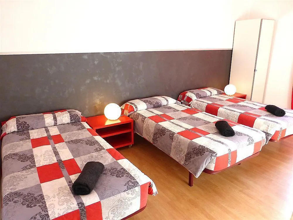 Super Balmes Guest House 바르셀로나 3*,  스페인