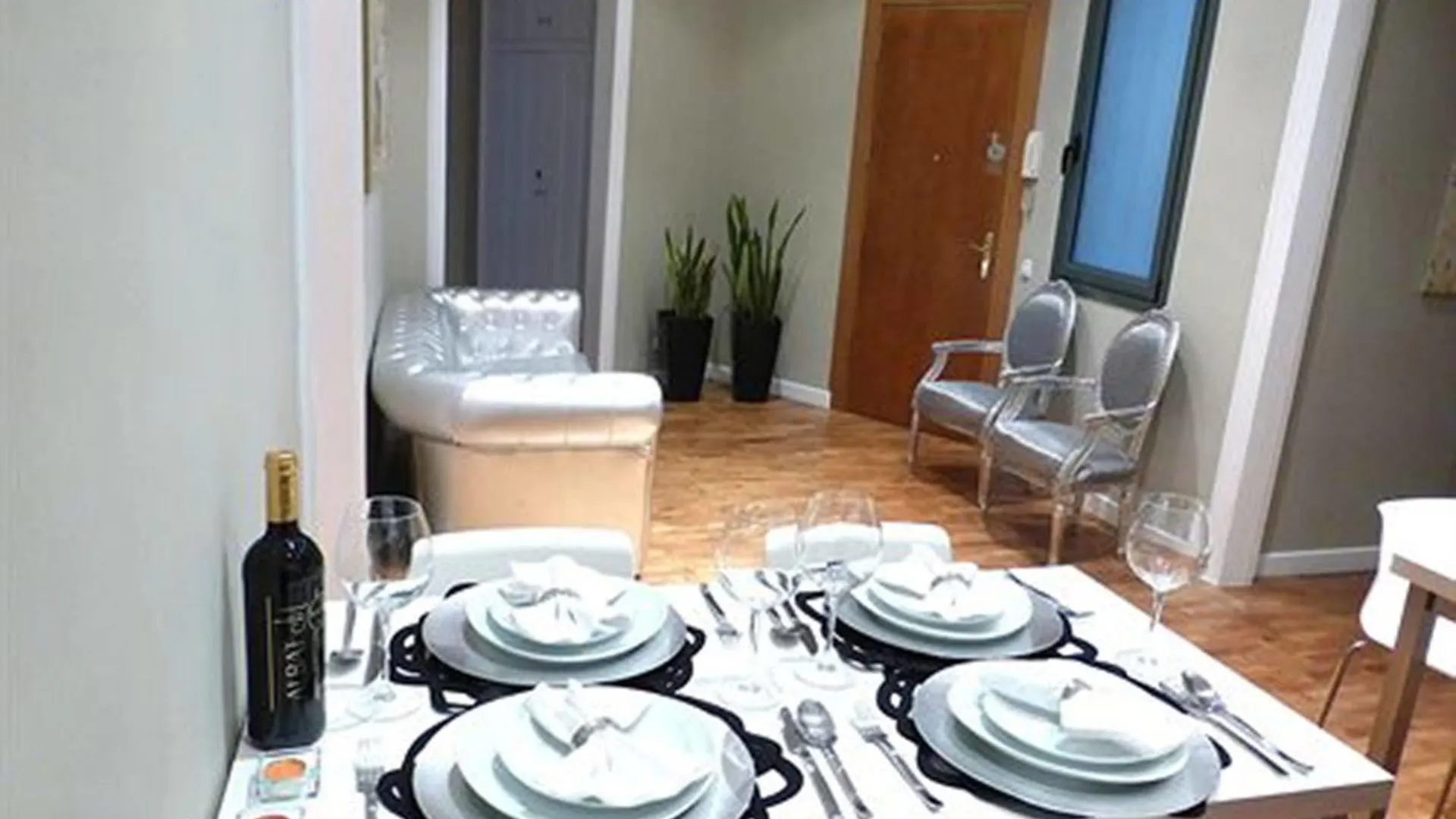 Super Balmes Guest House 바르셀로나