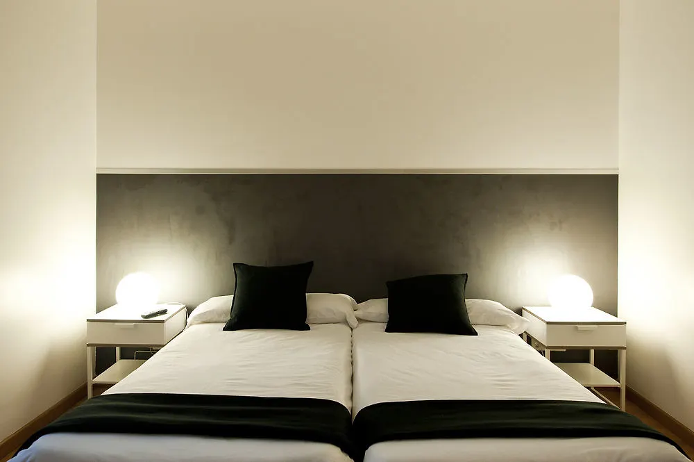 Super Balmes Guest House 바르셀로나 3*,  스페인