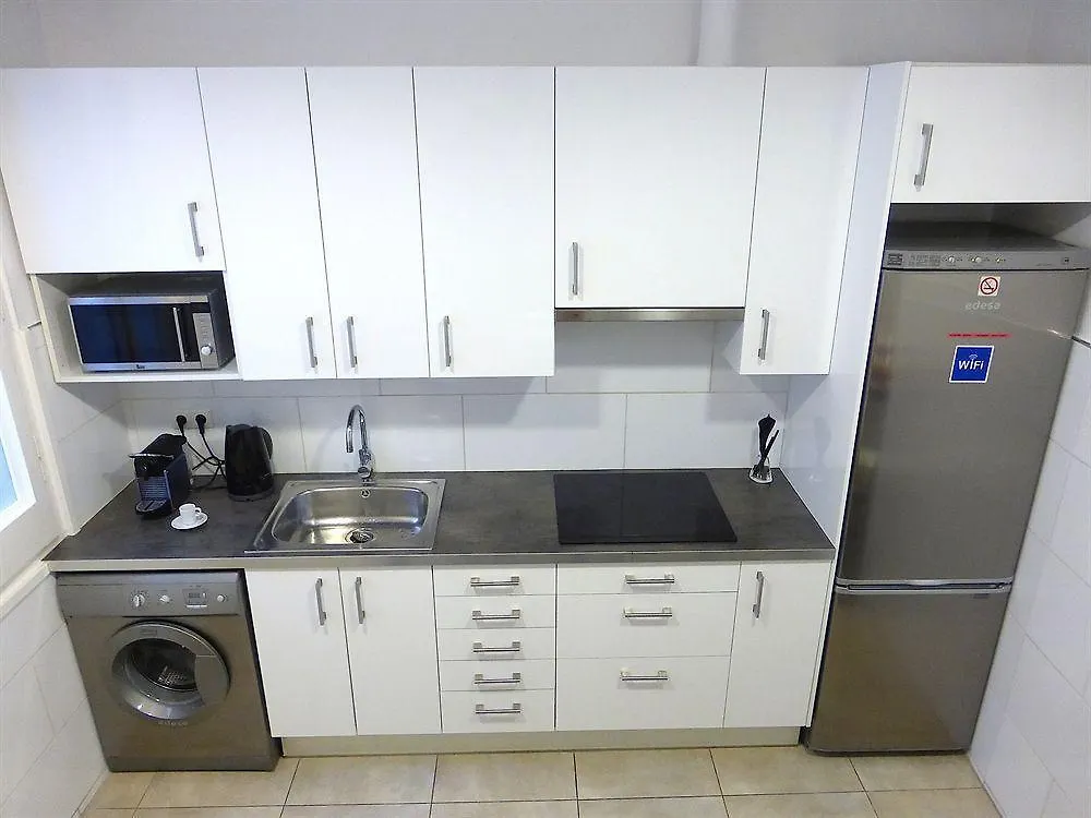 Super Balmes Guest House Барселона Отель