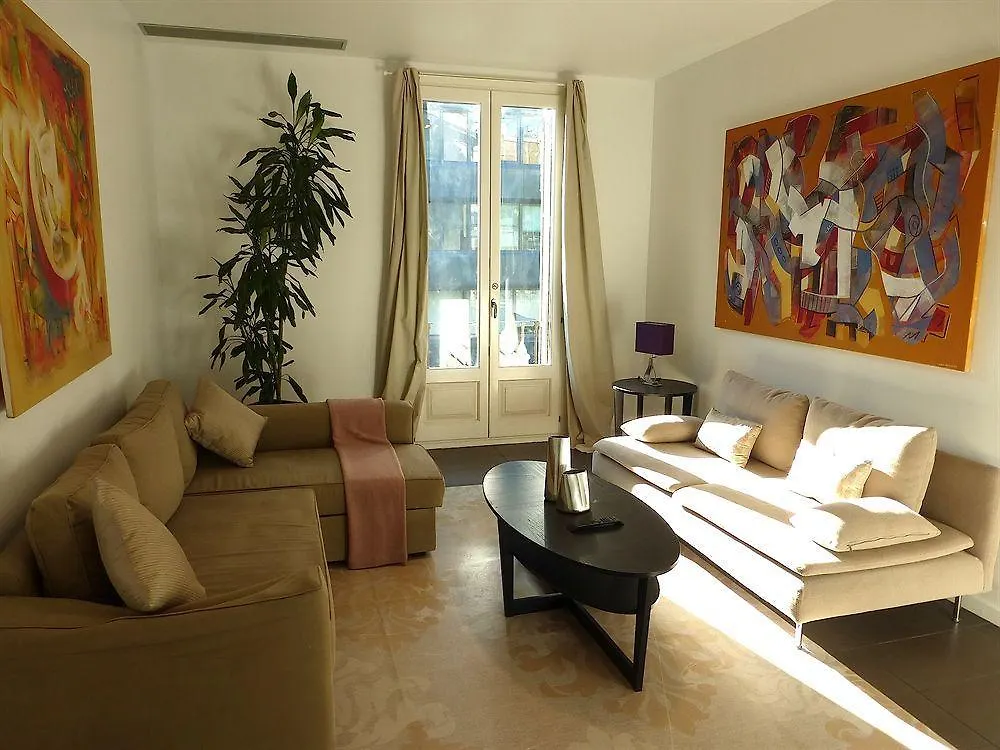 Super Balmes Guest House Барселона