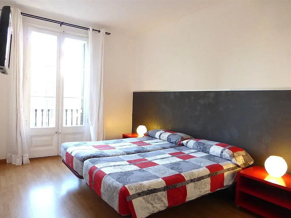 Отель Super Balmes Guest House Барселона