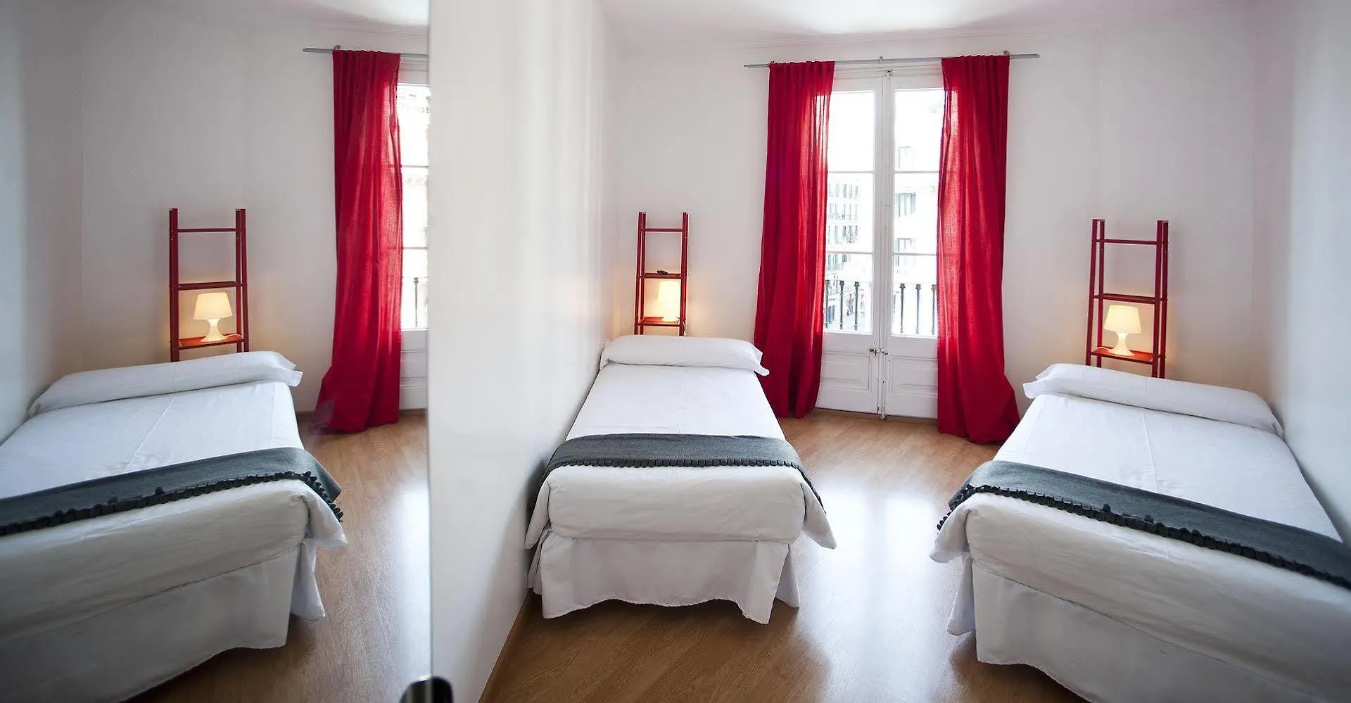 Super Balmes Guest House Барселона