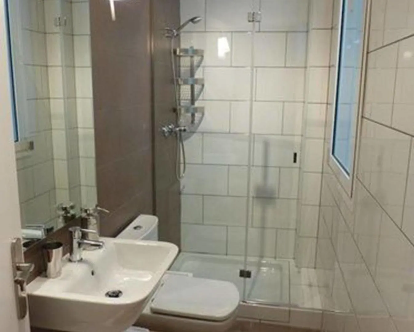 Super Balmes Guest House Барселона 3*,