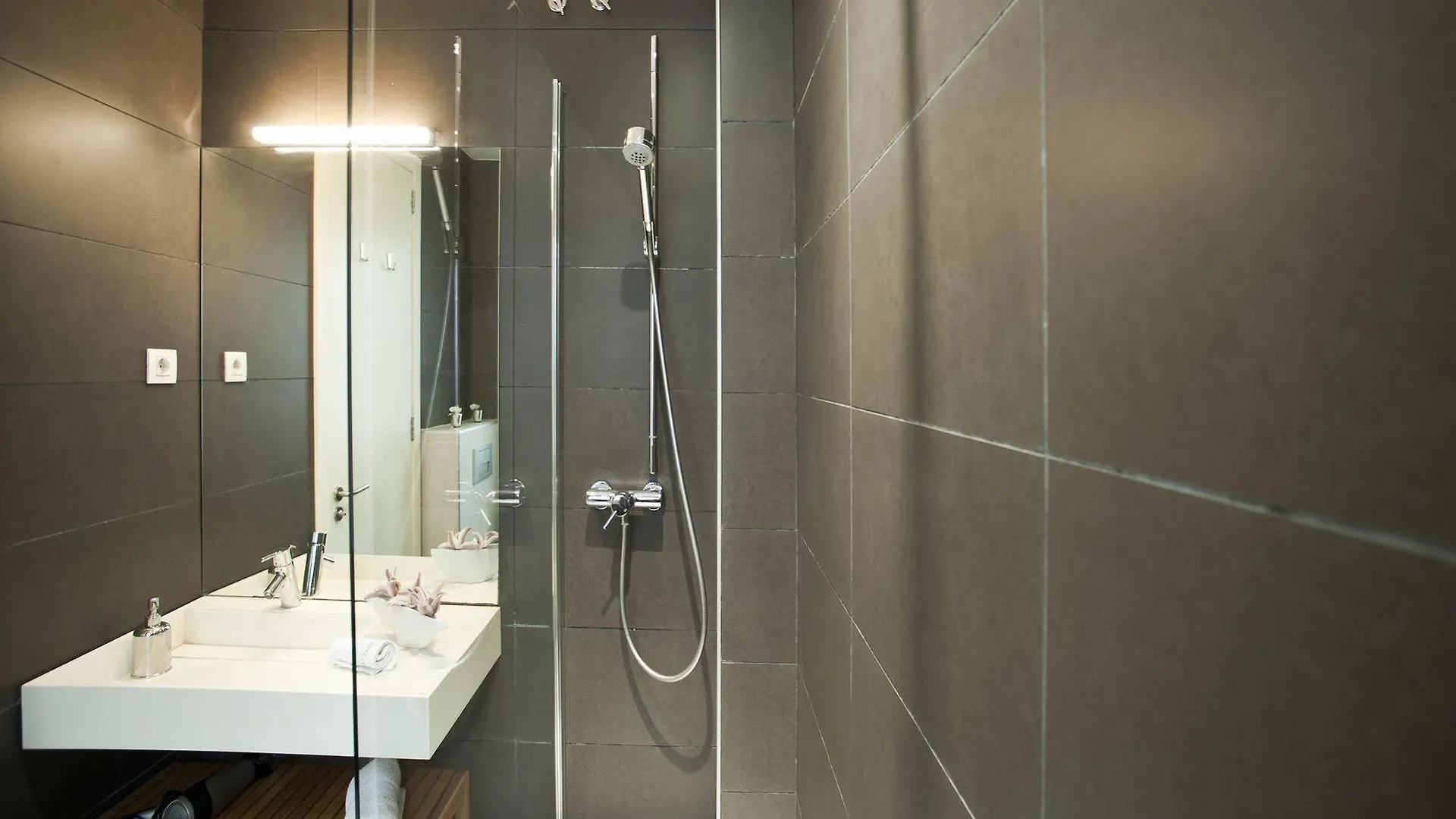 Super Balmes Guest House Барселона Отель