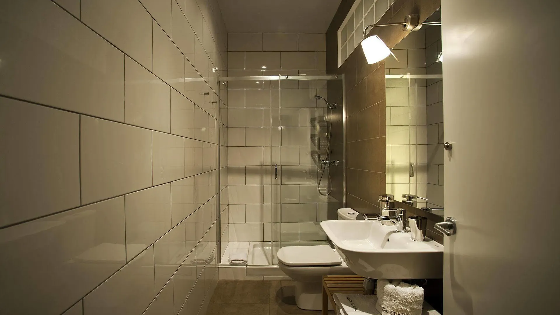 Отель Super Balmes Guest House Барселона
