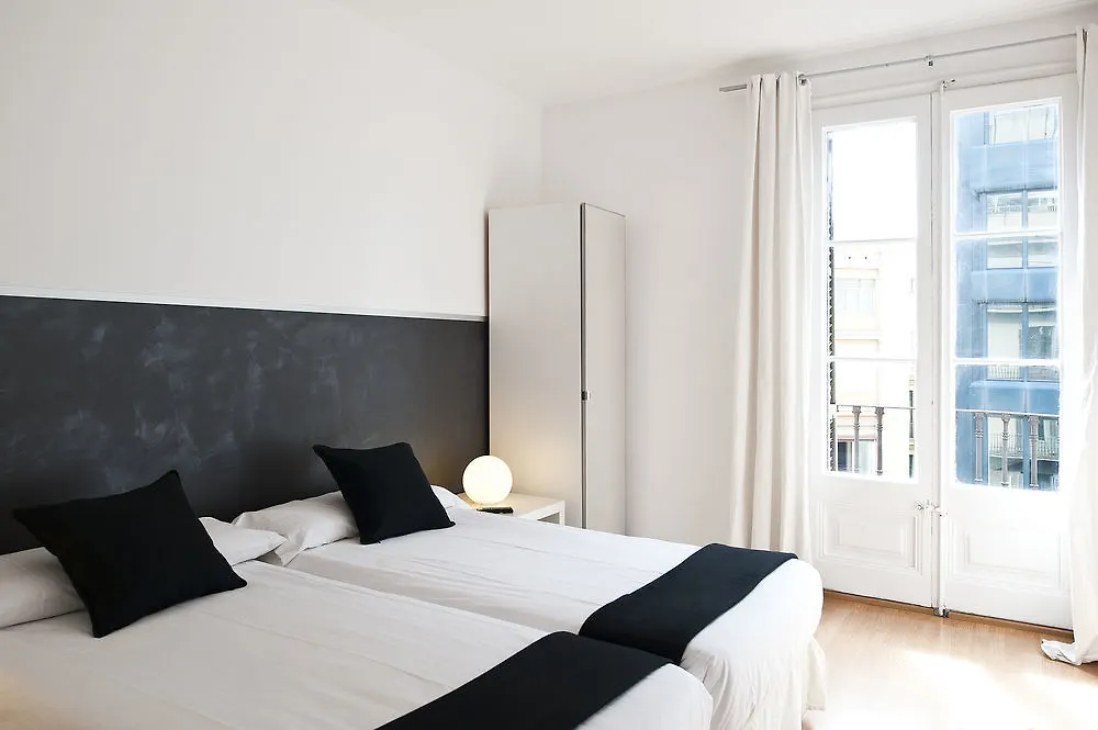 Отель Super Balmes Guest House Барселона