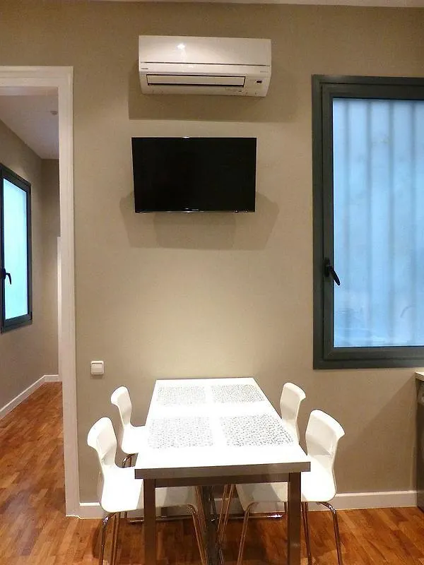 Super Balmes Guest House Barcelona