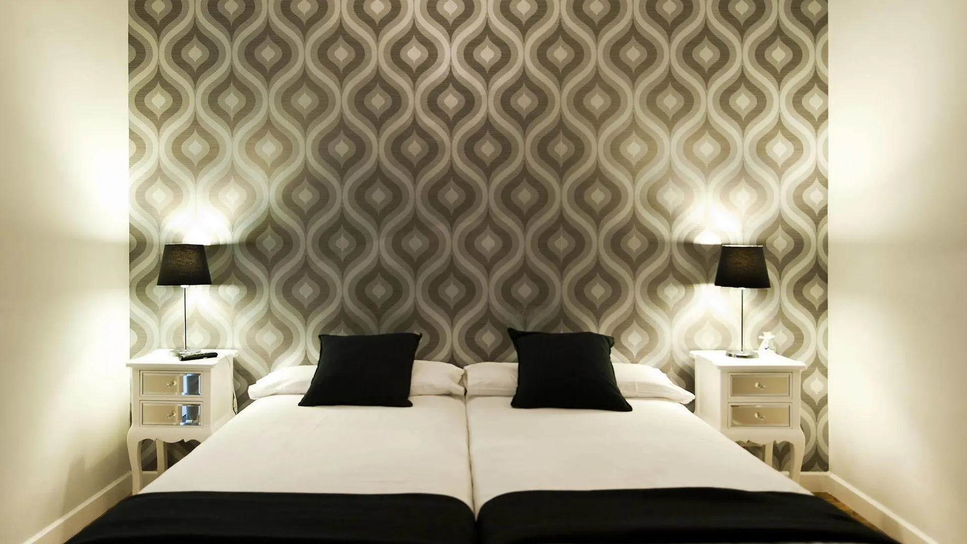 Super Balmes Guest House Barcelona