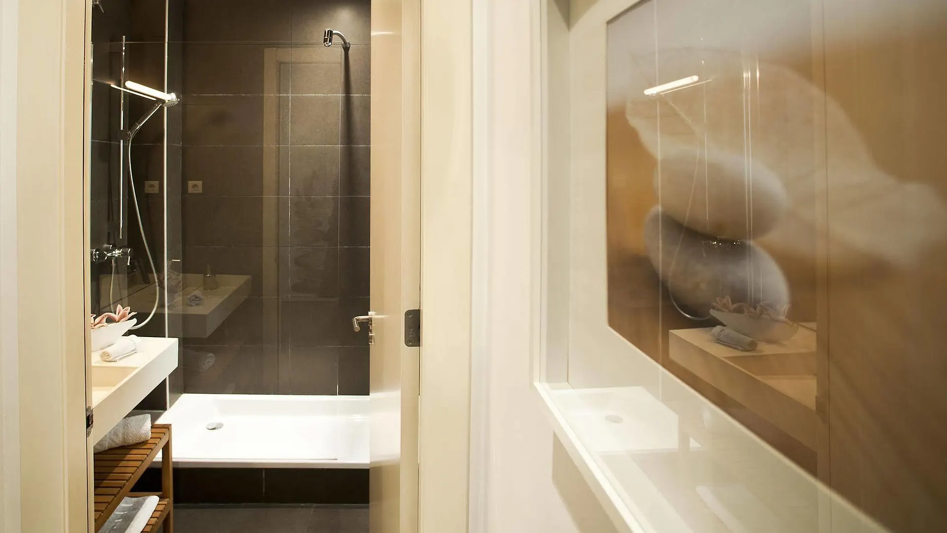 Super Balmes Guest House Barcelona