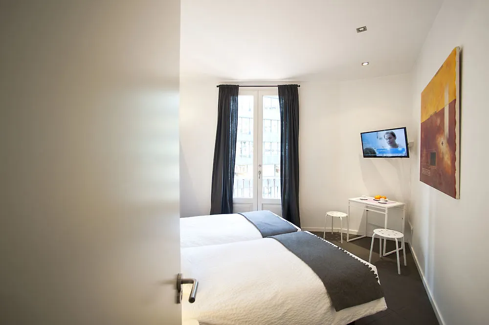 Super Balmes Guest House Barcelona